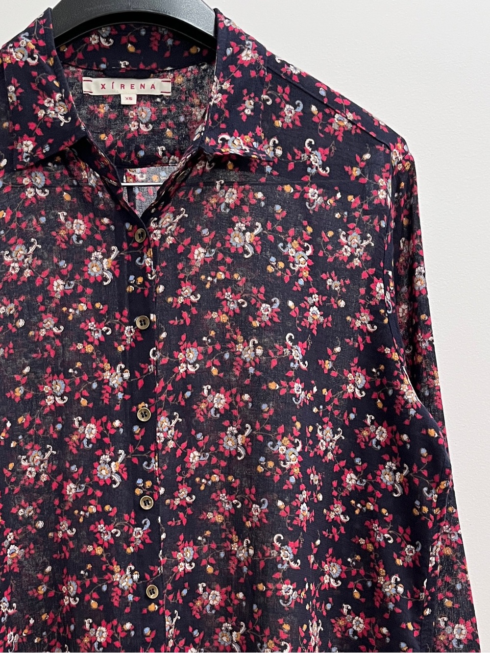 Xirena Beau floral button up shirt XS secret garden lightweight cotton ditsy USA